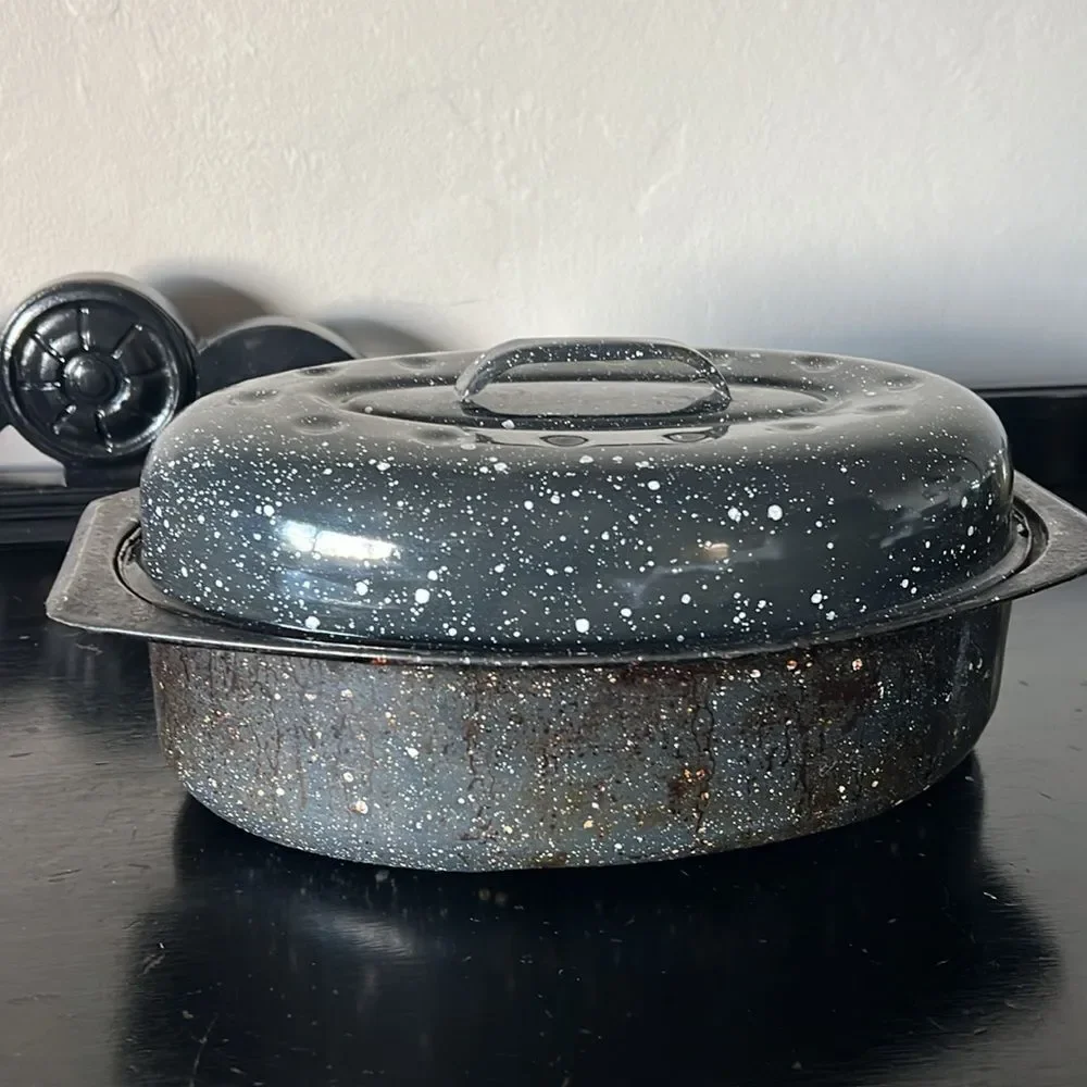 Small Enamelware Roaster black /white specs